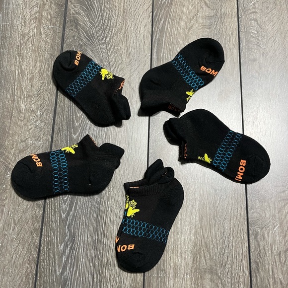 Bombas Accessories - NWOT Bombas Woman’s/Youth Socks Sz XS